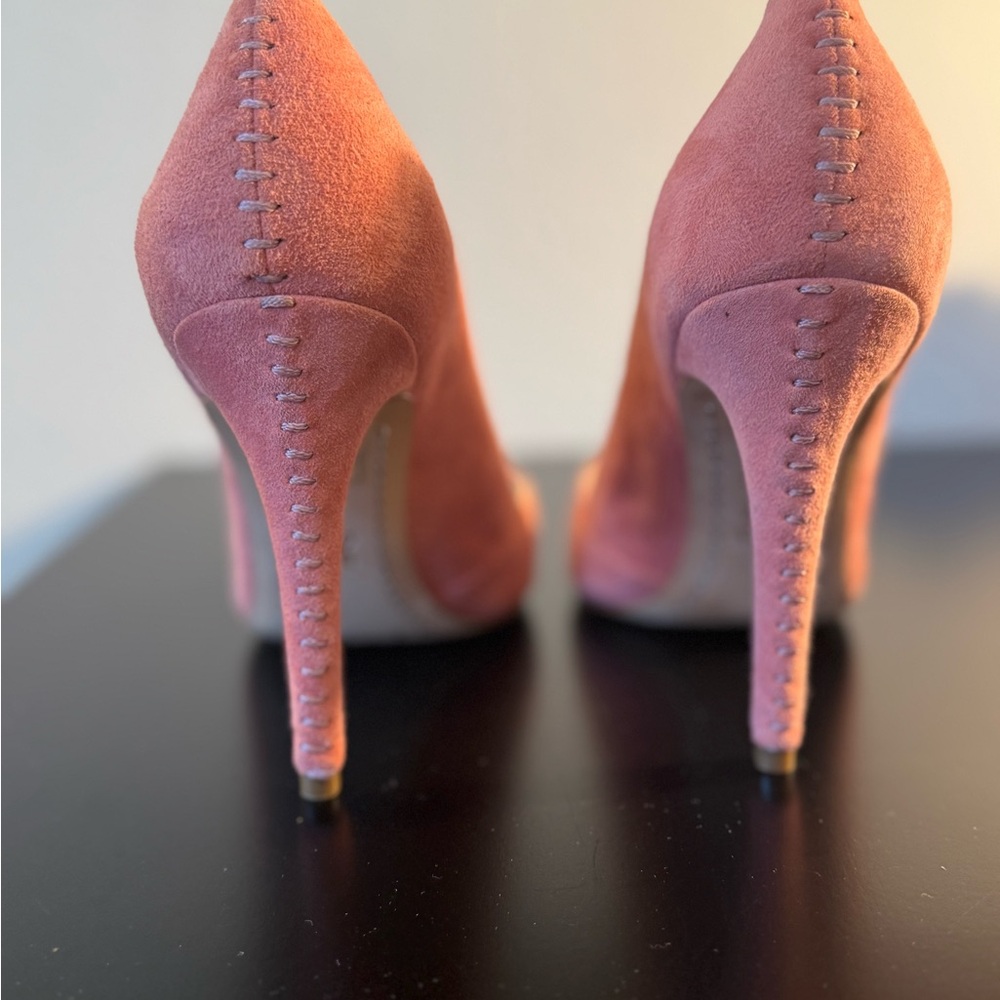 Alice + Olivia Pink Icing Fine Suede Heels Classic Pumps - Picture 4 of 6